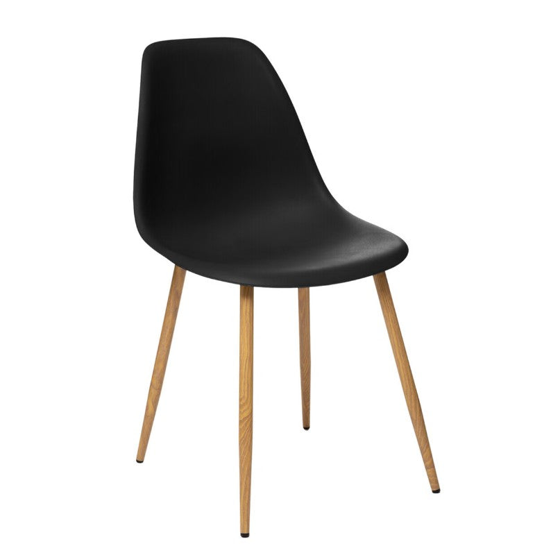 Chaise en plastique noire