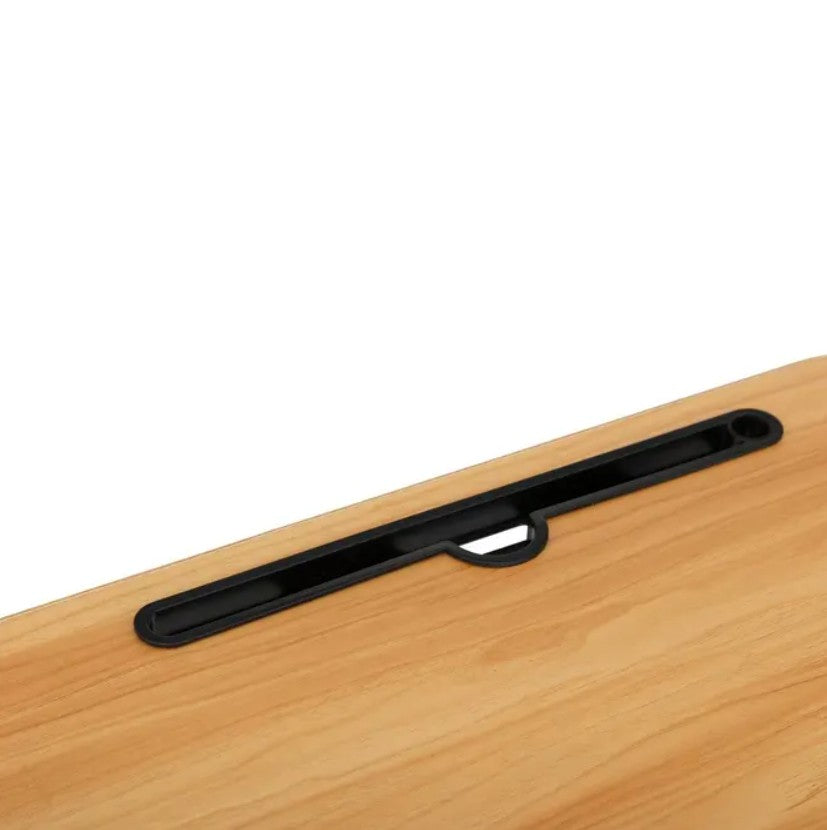 Bureau transportable avec pieds pliables