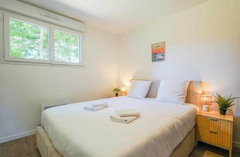 Chambre d'un appartement meublé