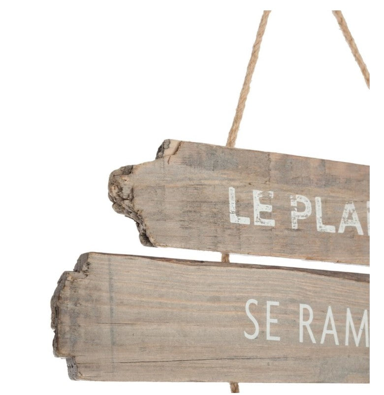 Décoration murale avec citation en bois